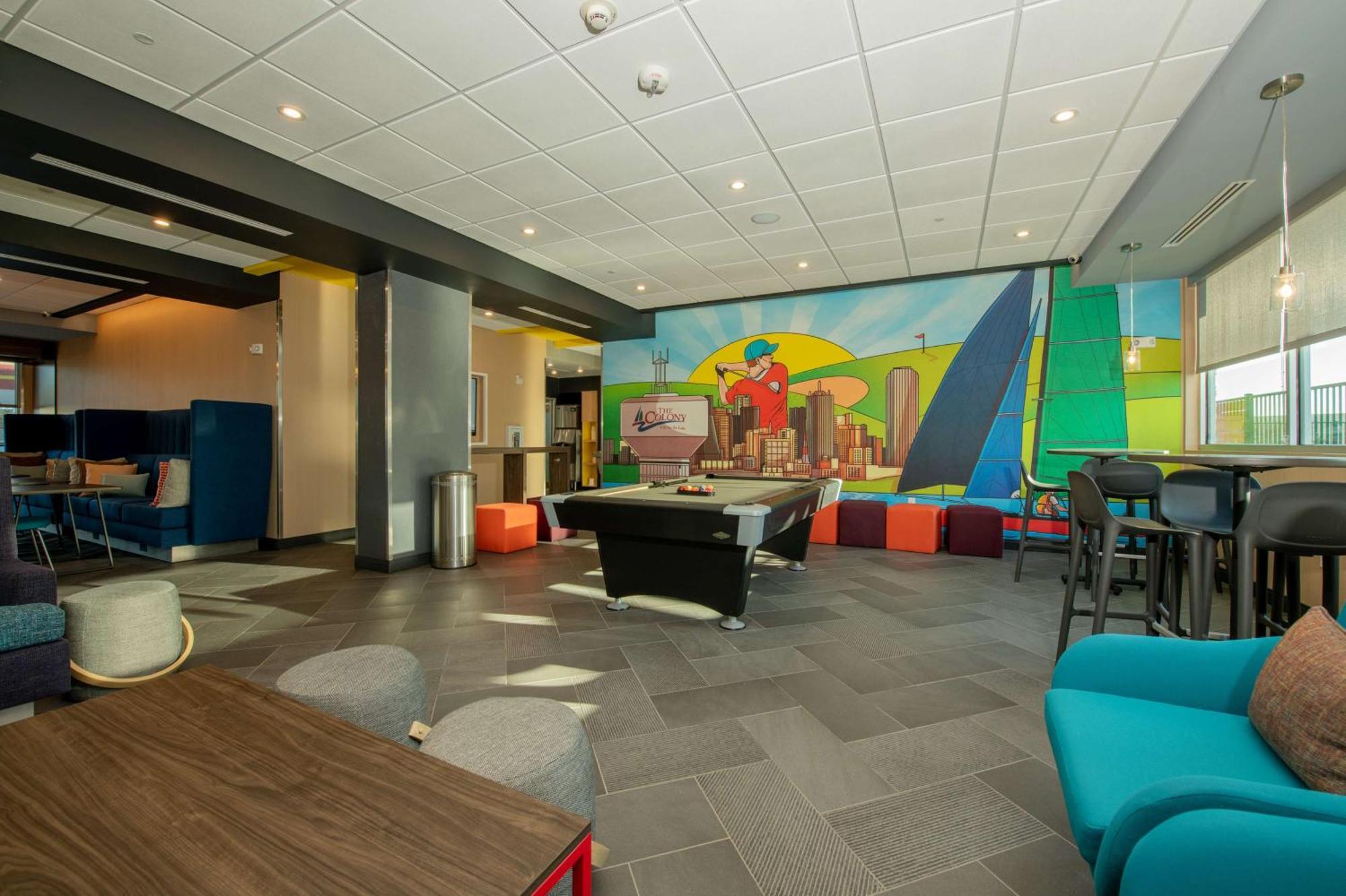Tru By Hilton The Colony Hotel Exterior photo